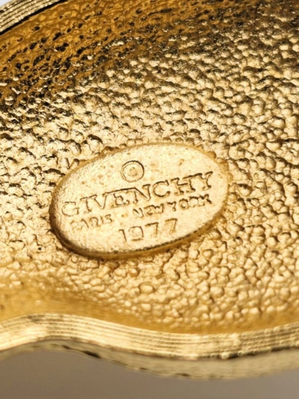 Givenchy Necklace - Picture 5 of 5